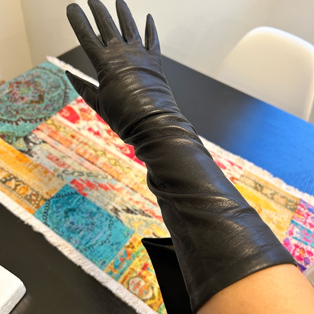Elegant Black Italian Leather Gloves Sz 6.5
